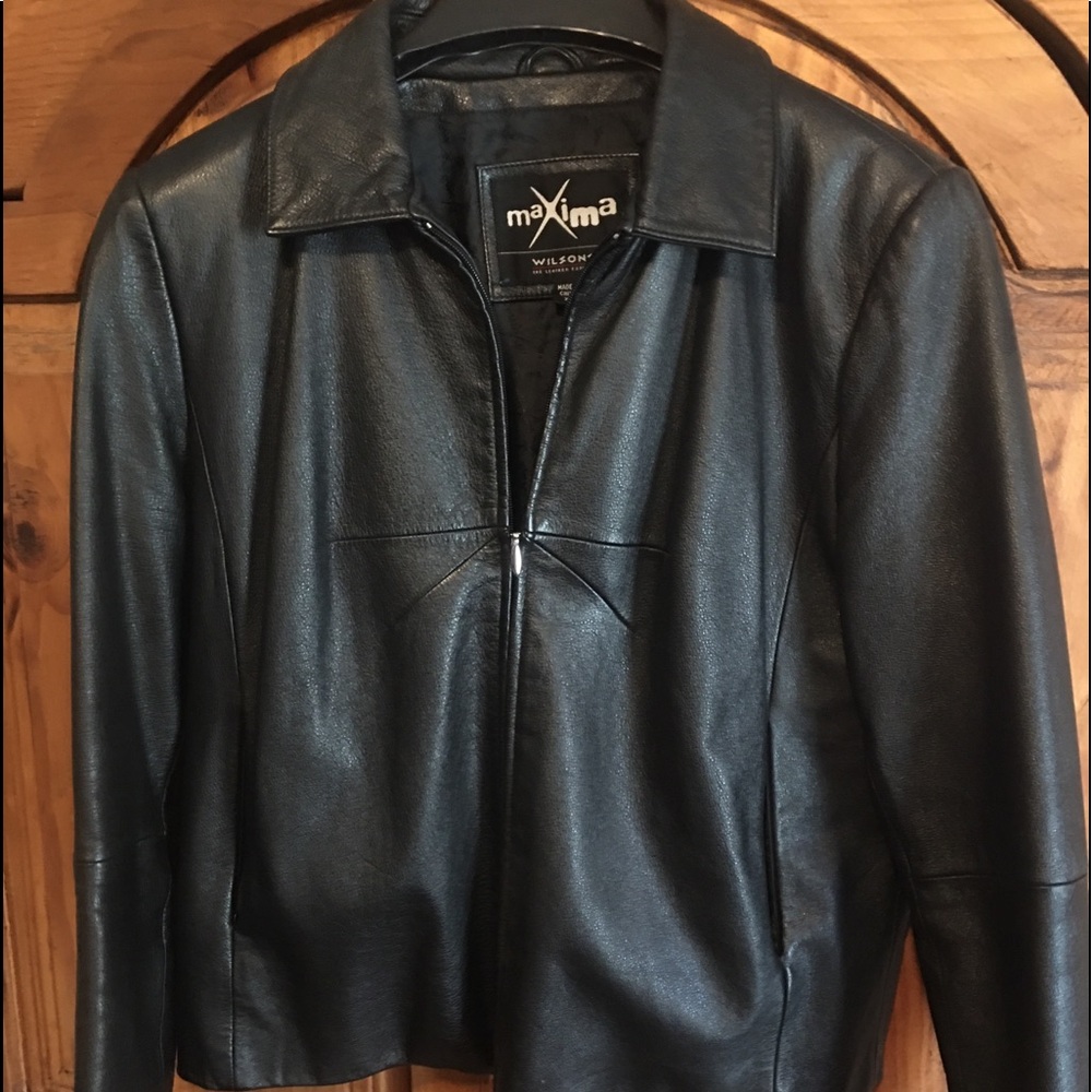 Ladies leather zipper jacket